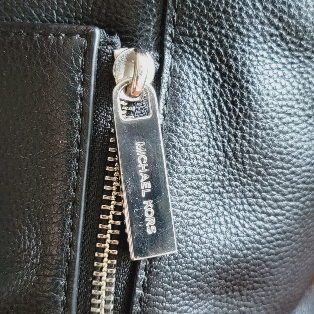 Michael Kors slip measures crossbody